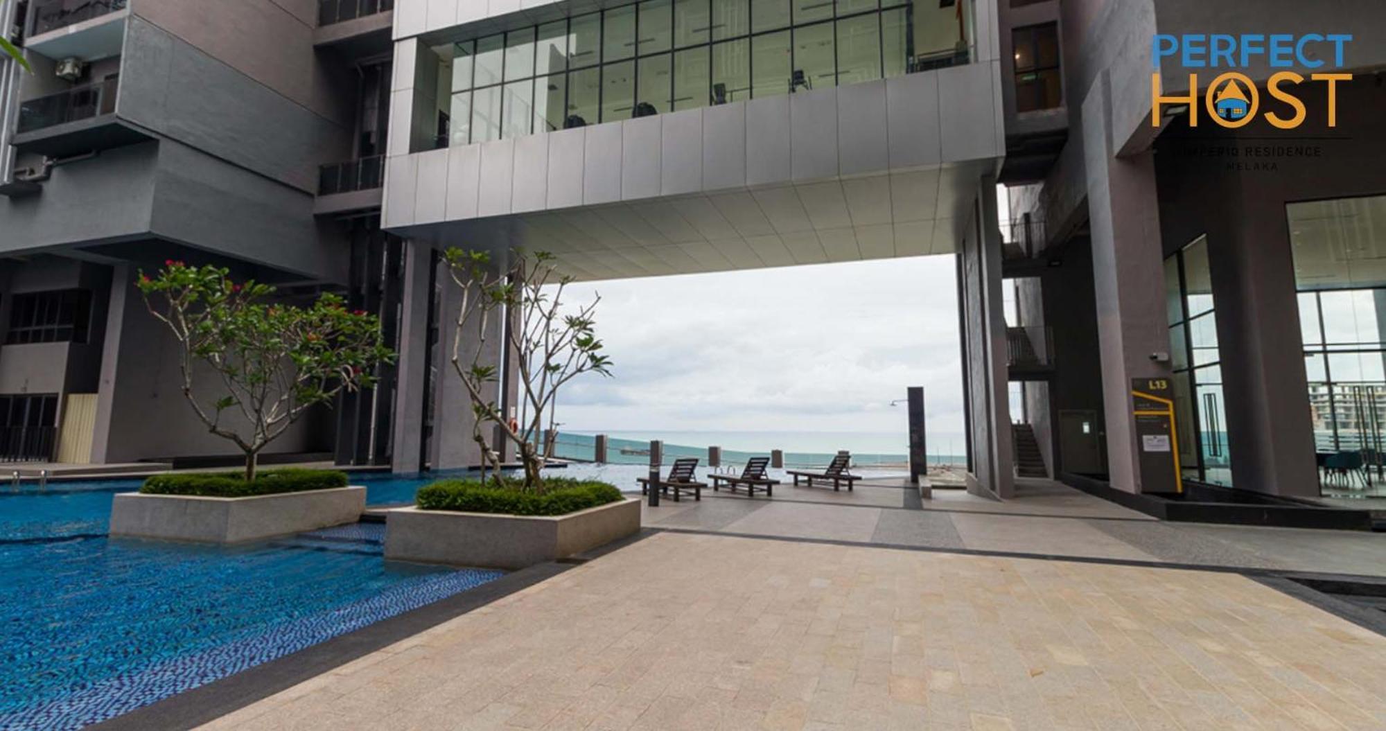 Aparthotel Imperio Seafront By Perfect Host 4*