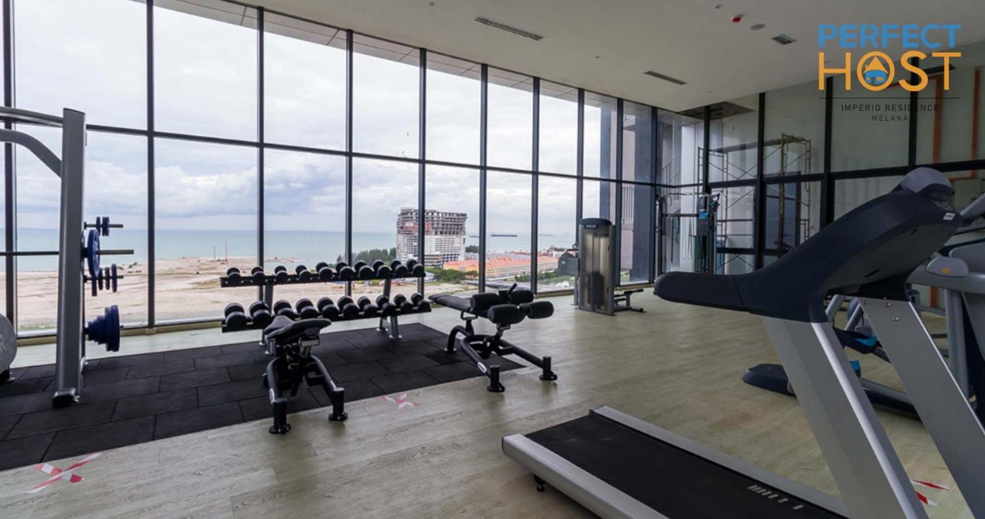 Aparthotel Imperio Seafront By Perfect Host 4*