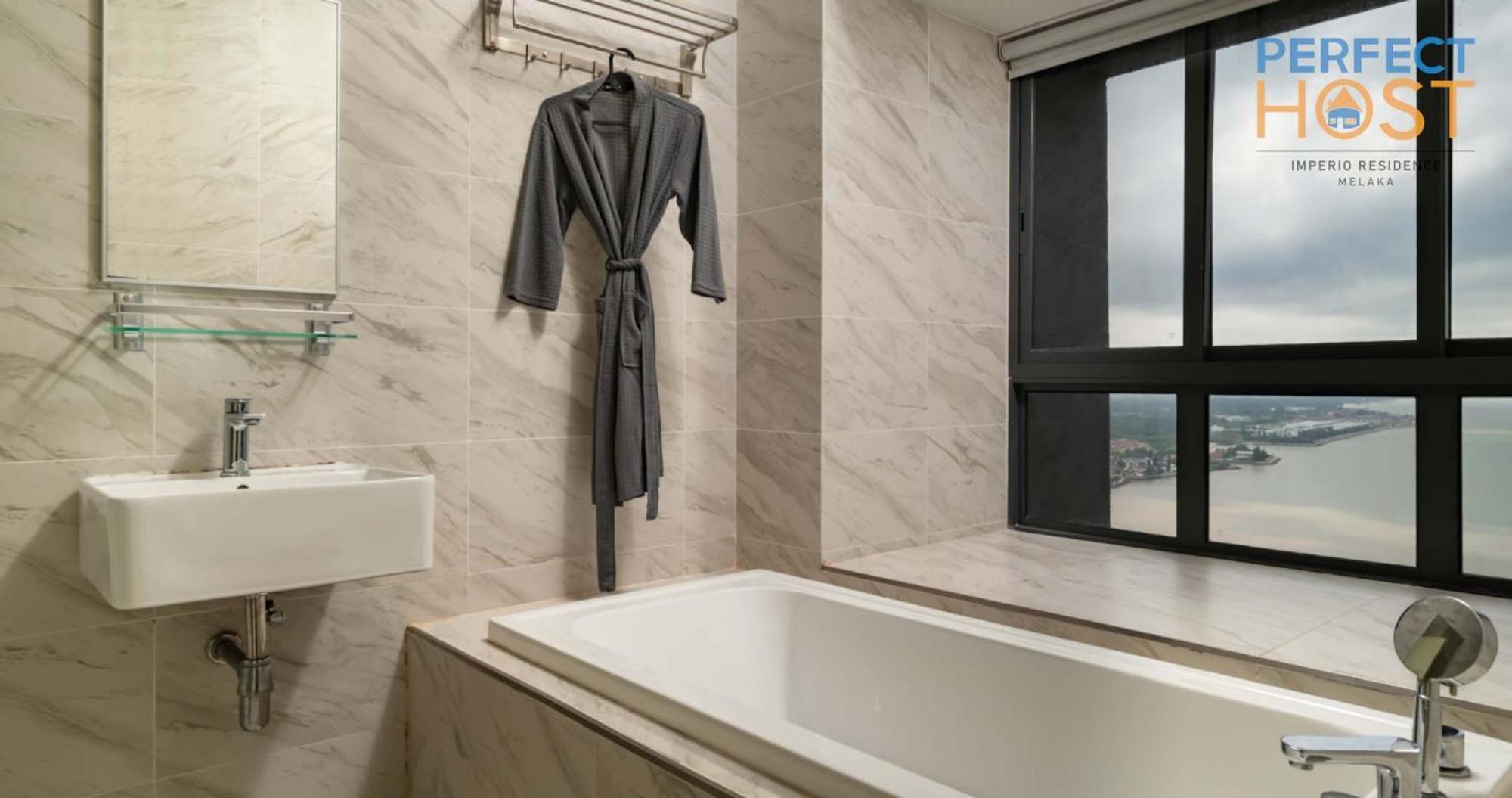 Imperio Seafront By Perfect Host Aparthotel 4*