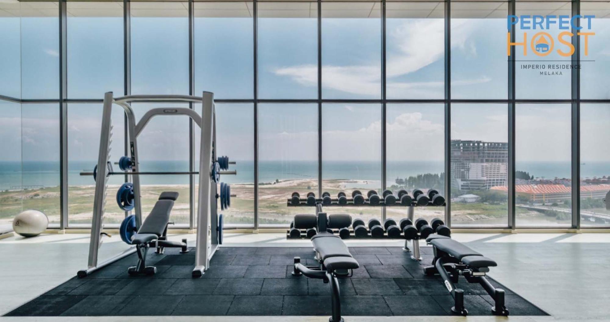 Imperio Seafront By Perfect Host Aparthotel 4*